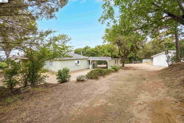 26027 Clover Rd, Hayward, CA 94542