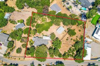 26027 Clover Rd, Hayward, CA 94542