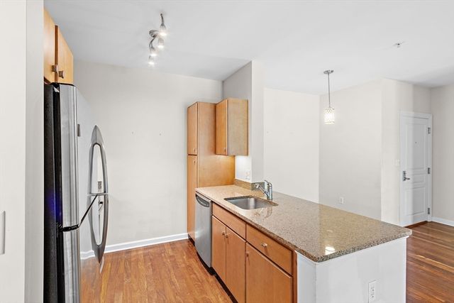 4 Repton Circle 4203, Watertown, MA 02472