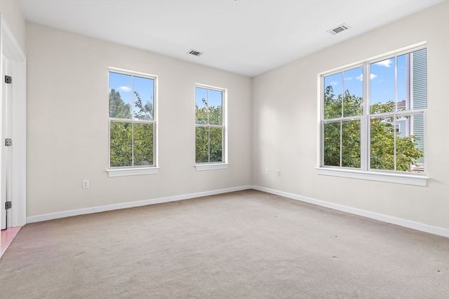 4 Repton Circle 4203, Watertown, MA 02472