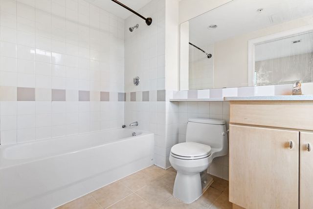 4 Repton Circle 4203, Watertown, MA 02472