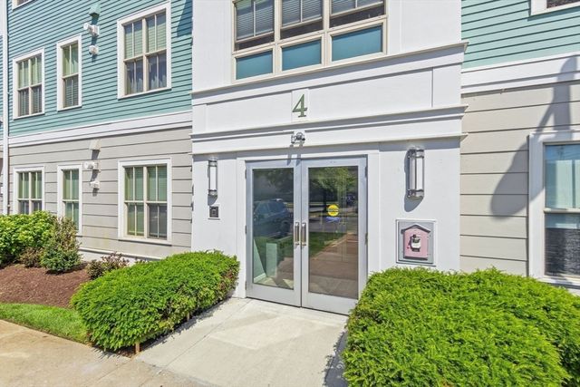 4 Repton Circle 4203, Watertown, MA 02472