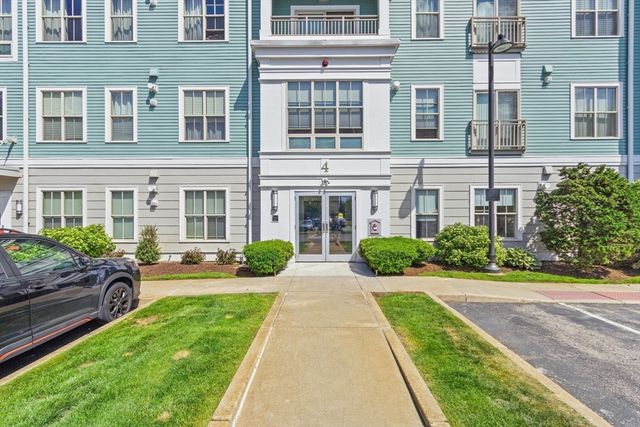 4 Repton Circle 4203, Watertown, MA 02472