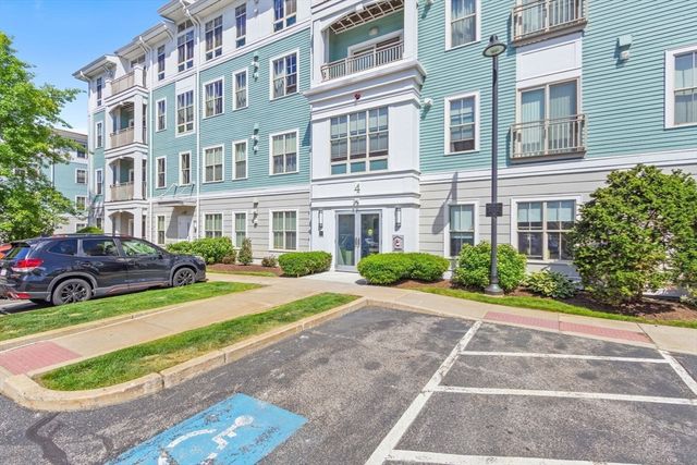 4 Repton Circle 4203, Watertown, MA 02472