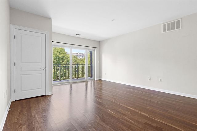 4 Repton Circle 4203, Watertown, MA 02472