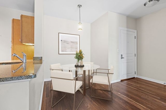 4 Repton Circle 4203, Watertown, MA 02472