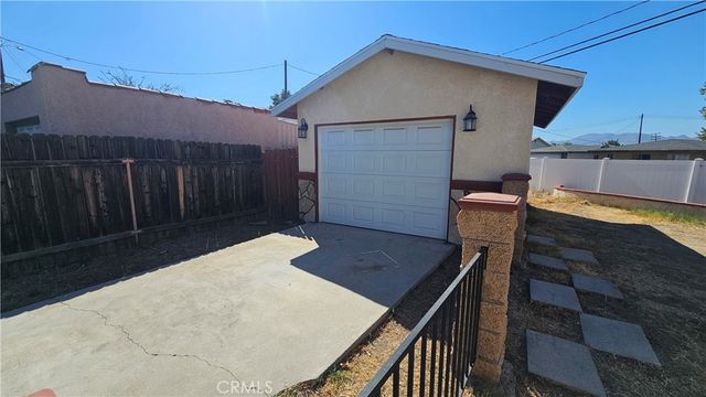 800 Ivy Street, Colton, CA 92324