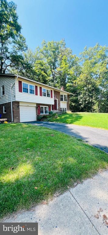 7208 BRIARCLIFF DR, Springfield, VA 22153