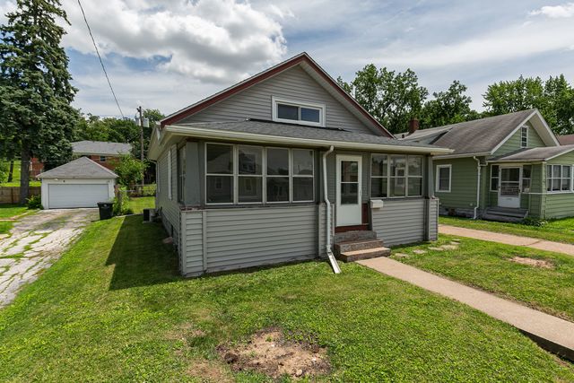 1827 13th Street, Rock Island, IL 61201