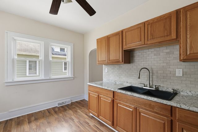 1827 13th Street, Rock Island, IL 61201