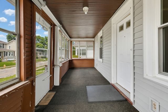 1827 13th Street, Rock Island, IL 61201