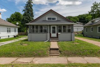 1827 13th Street, Rock Island, IL 61201