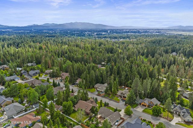 12695 N BRADBURY DR, Hayden, ID 83835