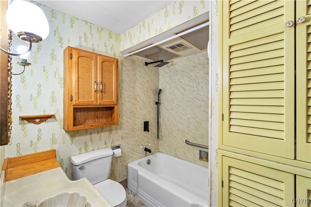 339 Orwood Place, Salina, NY 13208