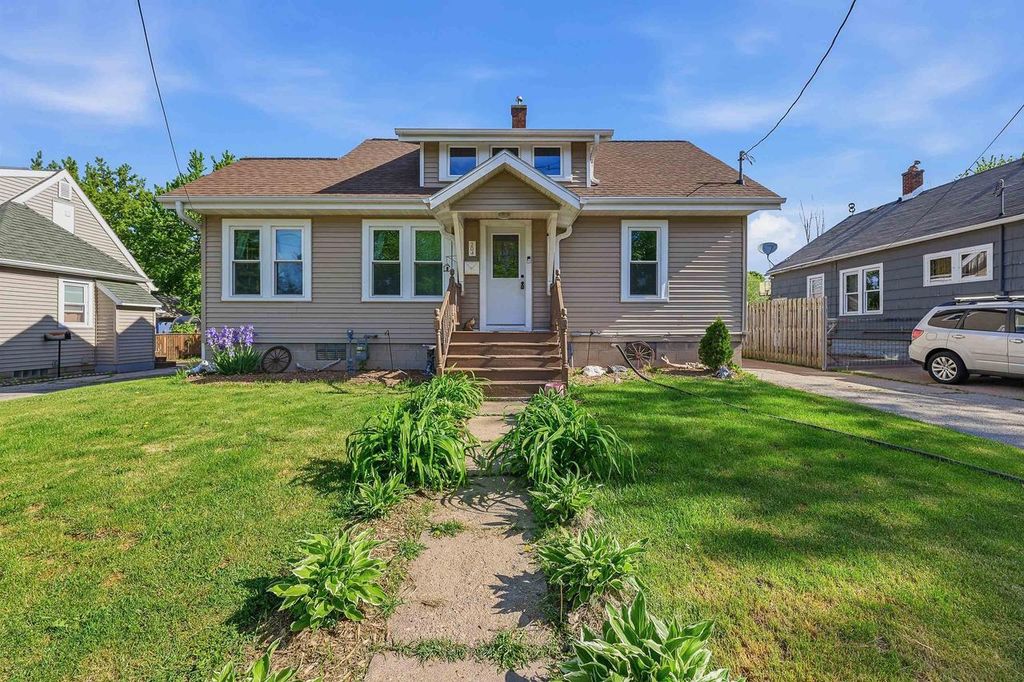 204 4TH STREET, Menasha, WI 54952