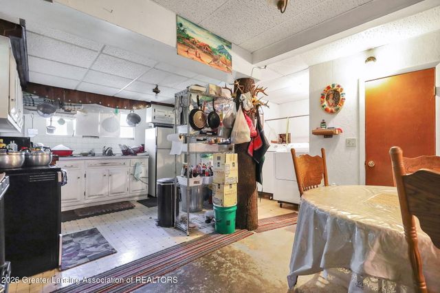 5440 Hughes Road, Lansing, MI 48911