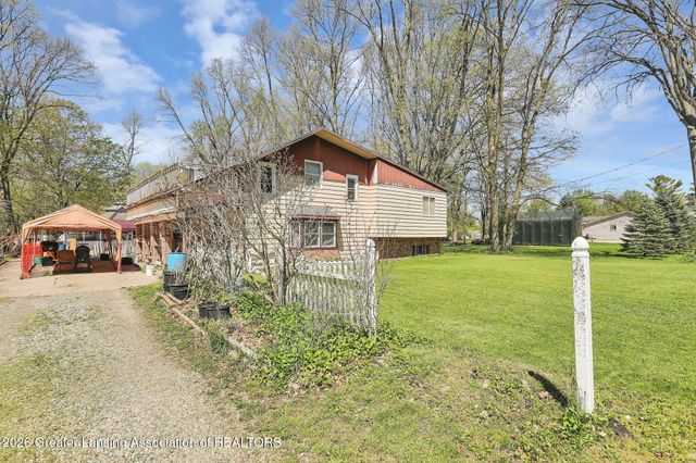 5440 Hughes Road, Lansing, MI 48911