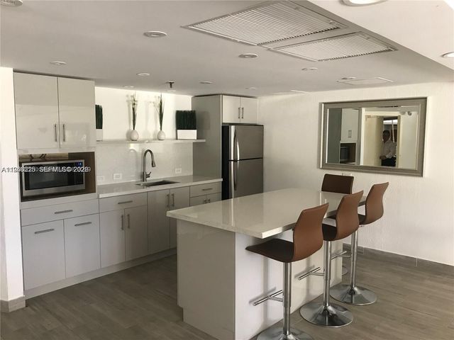 170 Ocean Lane Dr 702, Key Biscayne, FL 33149