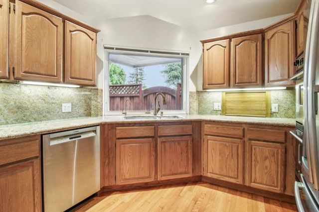 495 Lincoln Avenue, Sunnyvale, CA 94086