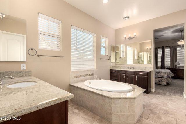 1541 E SAGITTARIUS Place, Chandler, AZ 85249