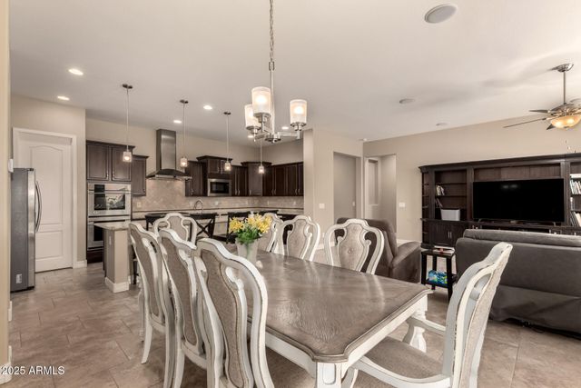 1541 E SAGITTARIUS Place, Chandler, AZ 85249