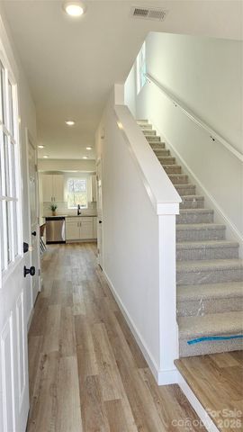 2930 21st street Lane NE, Hickory, NC 28601