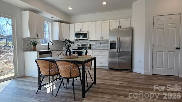 2930 21st street Lane NE, Hickory, NC 28601