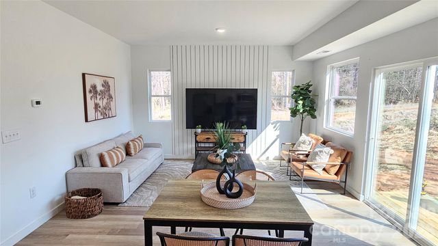 2930 21st street Lane NE, Hickory, NC 28601