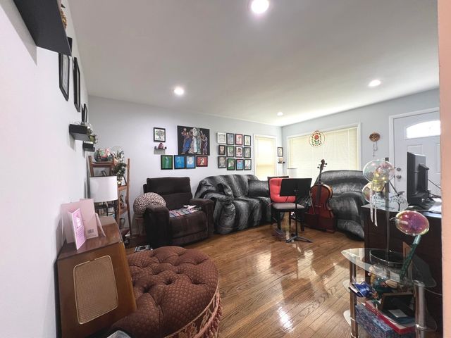 1023 Rice Avenue, Bellwood, IL 60104