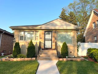 1023 Rice Avenue, Bellwood, IL 60104