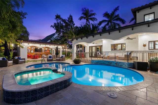 815 15TH AVENUE NE, St Petersburg, FL 33704