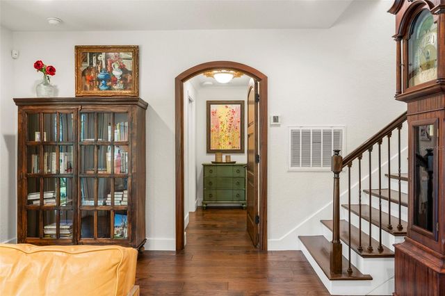 815 15TH AVENUE NE, St Petersburg, FL 33704