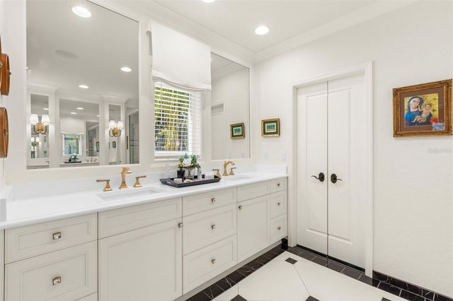 815 15TH AVENUE NE, St Petersburg, FL 33704