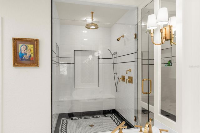 815 15TH AVENUE NE, St Petersburg, FL 33704