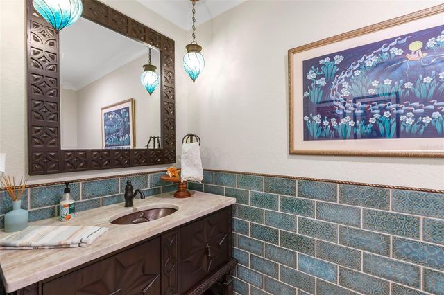 815 15TH AVENUE NE, St Petersburg, FL 33704