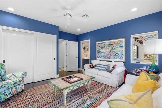 815 15TH AVENUE NE, St Petersburg, FL 33704