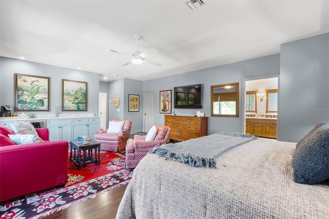 815 15TH AVENUE NE, St Petersburg, FL 33704