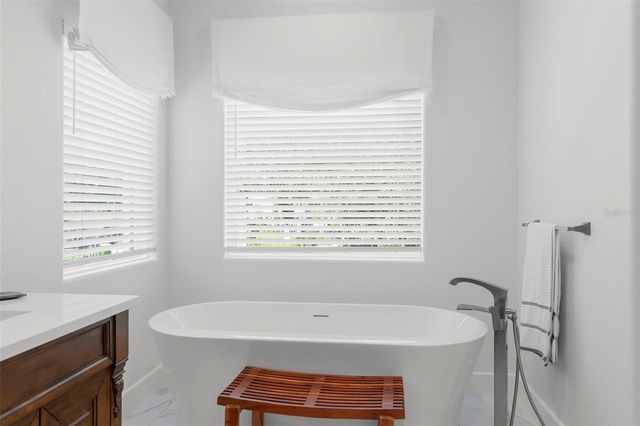 815 15TH AVENUE NE, St Petersburg, FL 33704