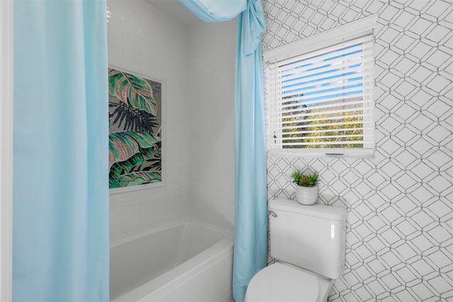 815 15TH AVENUE NE, St Petersburg, FL 33704