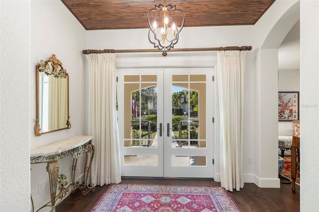 815 15TH AVENUE NE, St Petersburg, FL 33704