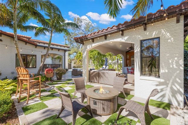 815 15TH AVENUE NE, St Petersburg, FL 33704