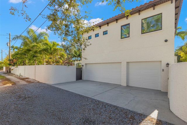 815 15TH AVENUE NE, St Petersburg, FL 33704