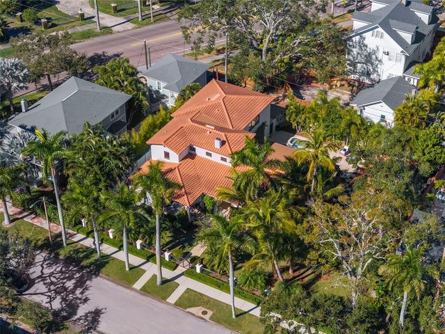 815 15TH AVENUE NE, St Petersburg, FL 33704