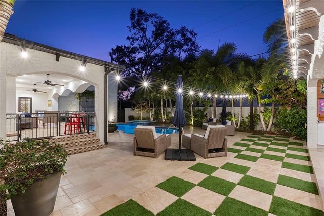 815 15TH AVENUE NE, St Petersburg, FL 33704