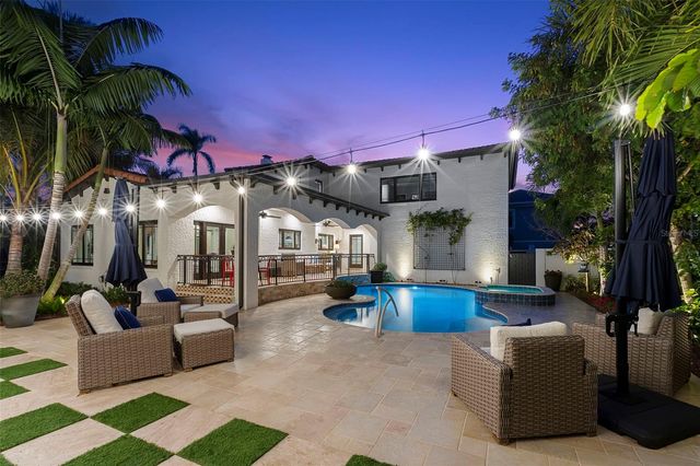 815 15TH AVENUE NE, St Petersburg, FL 33704