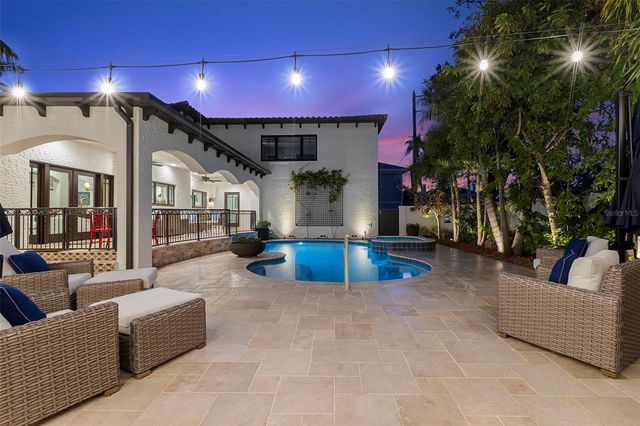 815 15TH AVENUE NE, St Petersburg, FL 33704