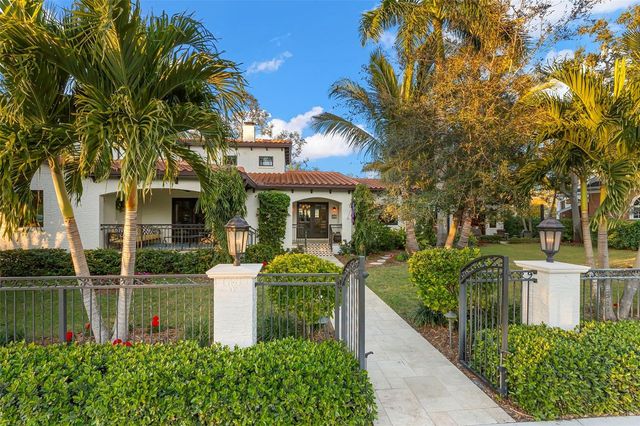 815 15TH AVENUE NE, St Petersburg, FL 33704