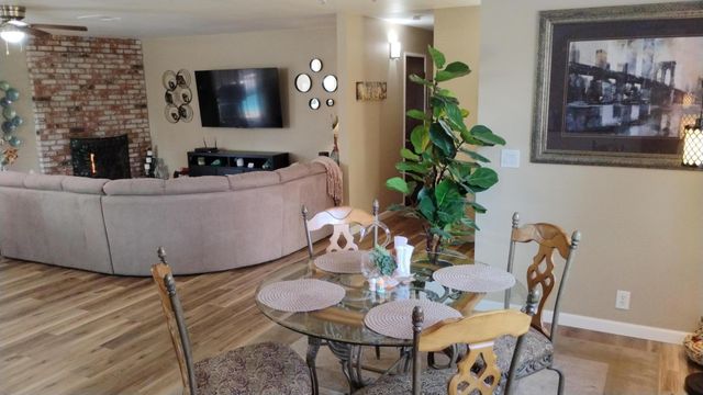 4132 W Robinwood Avenue, Visalia, CA 93291