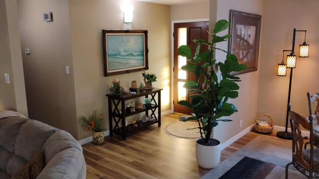 4132 W Robinwood Avenue, Visalia, CA 93291