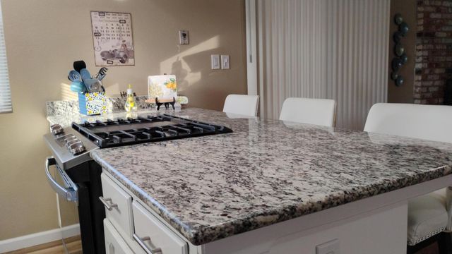 4132 W Robinwood Avenue, Visalia, CA 93291